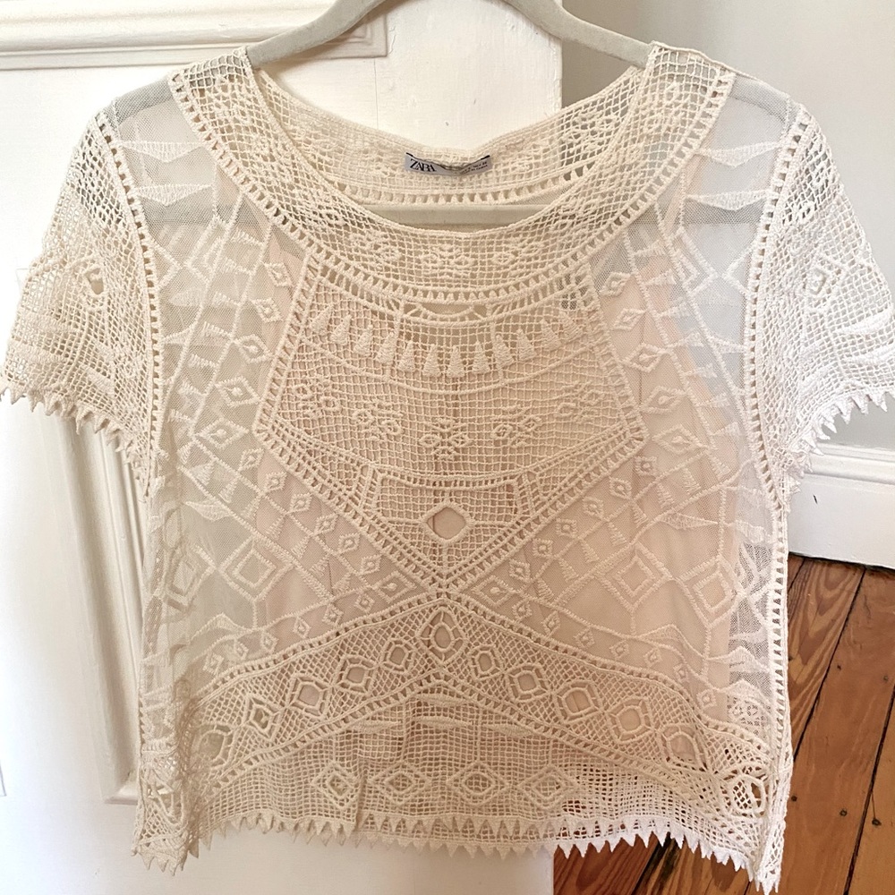Beautiful, intricately designed lace Zara top